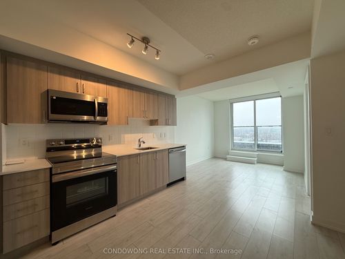 810-556 Marlee Ave, North York, ON, M6B0B1 | Card Image
