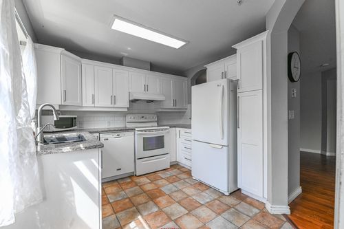 207-4770 52a St, Delta, BC, V4K5B5 | Card Image