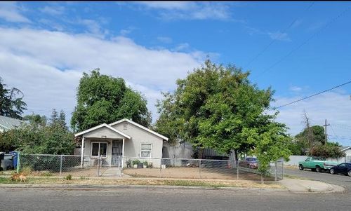 2356 S Holly Ave, Fresno, CA, 93706-4452 | Card Image