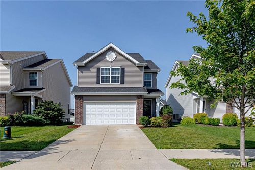 505 Palisades Dr, Saint Charles, MO, 63301-4926 | Card Image