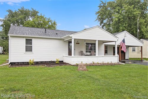 7375 Rory St, Grand Blanc, MI, 48439-9349 | Card Image