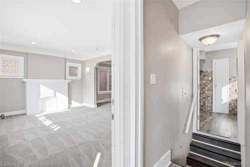 6640 Yinger Ave, Dearborn, MI, 48126-2094 | Card Image