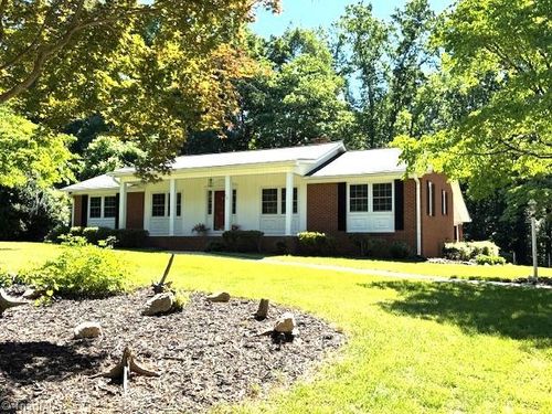 268 Magnolia Ave, Mocksville, NC, 27028-2910 | Card Image