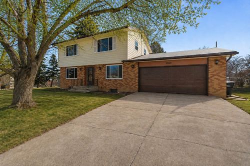 3520 Arizona St, Rapid City, SD, 57701-7601 | Card Image