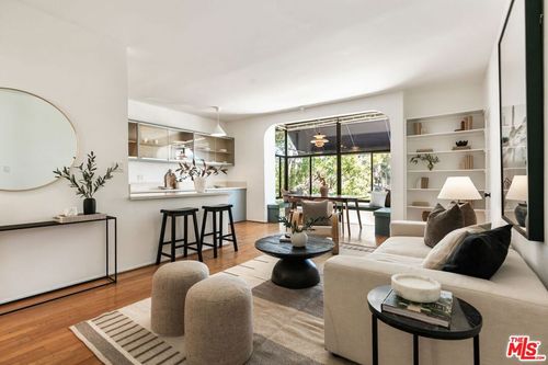 643 Bay St, Santa Monica, CA, 90405 | Card Image