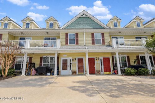 12 Oxford Ct, Englishtown, NJ, 07726-1571 | Card Image