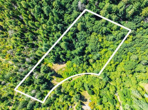 17528 425th Ave Se, North Bend, WA, 98045-9344 | Card Image