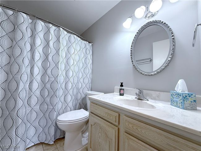 953 Hampton Ridge Dr, Condo with 2 bedrooms, 2 bathrooms and null parking in Akron OH | Image 28