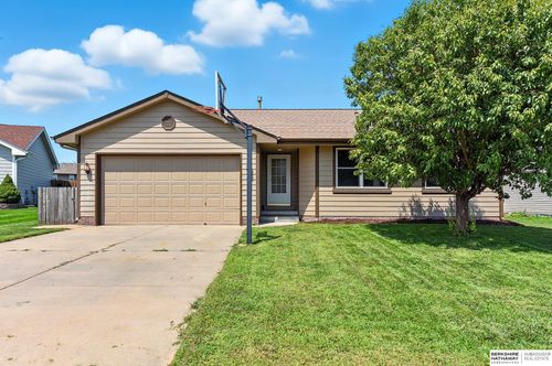 21410 Amber Dr, Gretna, NE, 68028-3723 | Card Image