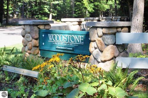 17 Pine Trce, Glen Arbor, MI, 49636-5129 | Card Image