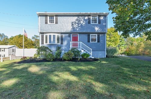 4 Phillips St, Rockland, MA, 02370-1323 | Card Image