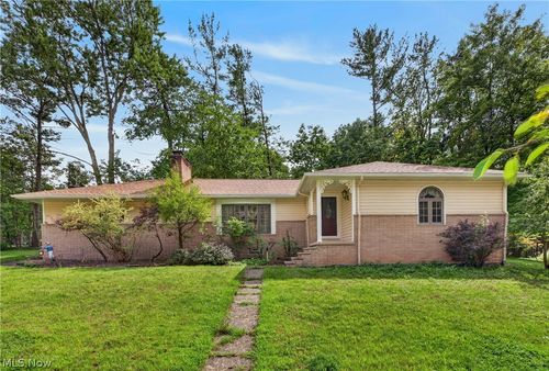 1164 Edgecliff Dr, Bedford, OH, 44146-4530 | Card Image