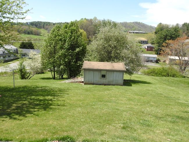 412 Colonial Ave, House other with 3 bedrooms, 2 bathrooms and null parking in Independence VA | Image 27