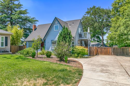 3473 Poppywoods Dr, Medford, OR, 97504-4401 | Card Image