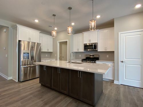 13792 Hollybrook Cir, Apple Valley, MN, 55124-6310 | Card Image