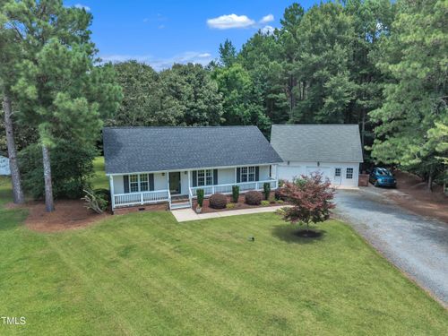 300 Trail Ridge Dr, Benson, NC, 27504-9726 | Card Image