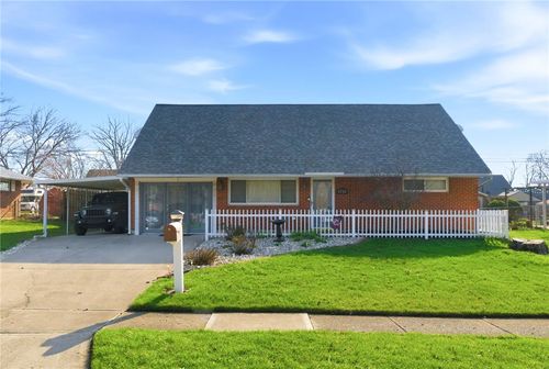 5718 Rousseau Dr, Dayton, OH, 45424-4329 | Card Image