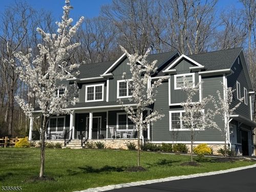 93 Morristown Rd, Gillette, NJ, 07933-1501 | Card Image