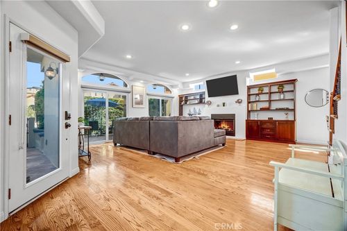 179 Pomona Ave, Long Beach, CA, 90803-3430 | Card Image