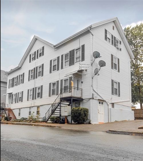 53 School St, East Providence, RI, 02914-4625 | Card Image