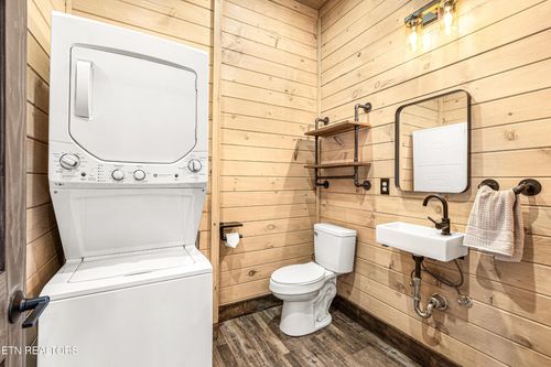 518 Ski Mountain Rd, Gatlinburg, TN, 37738-4000 | Card Image