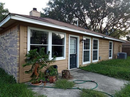 2410 Daffodil St, Highlands, TX, 77562-3167 | Card Image