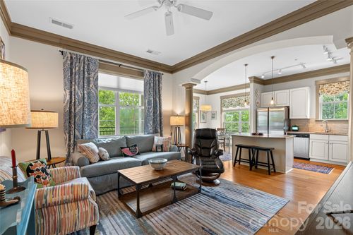 205-42 Schenck Pkwy, Asheville, NC, 28803-3513 | Card Image