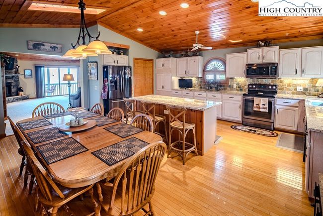 112 N Pinnacle Ridge Rd, House other with 4 bedrooms, 4 bathrooms and null parking in Beech Mountain NC | Image 11