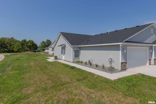 114 Beacon Harbor Cir, East Moline, IL, 61244-1471 | Card Image