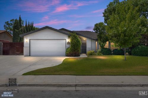 5809 Roscomare St, Bakersfield, CA, 93308-6598 | Card Image