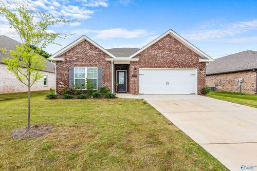 26738 Kyle Ln, Athens, AL, 35613-6181 | Card Image