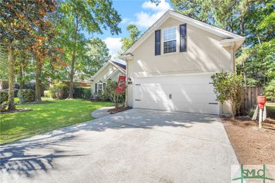 307 Brown Thrush Road, House other with 4 bedrooms, 2 bathrooms and null parking in Savannah GA | Image 2