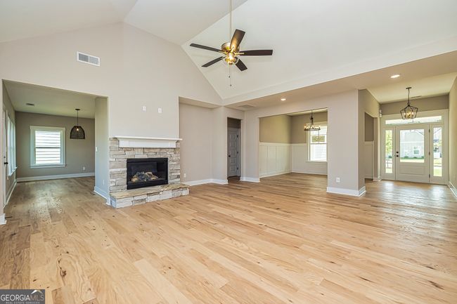 65 Oakhurst Trl, House other with 4 bedrooms, 4 bathrooms and null parking in Sharpsburg GA | Image 6