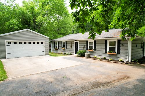 2024 Round A Bout Rd, Monticello, IN, 47960 | Card Image