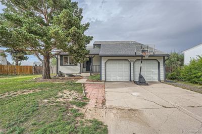 18486 E Crestline Circle, House other with 4 bedrooms, 2 bathrooms and 2 parking in Centennial CO | Image 1