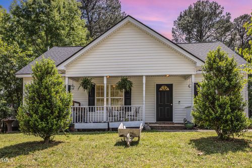 722 E Pine Ave, Wake Forest, NC, 27587-2636 | Card Image