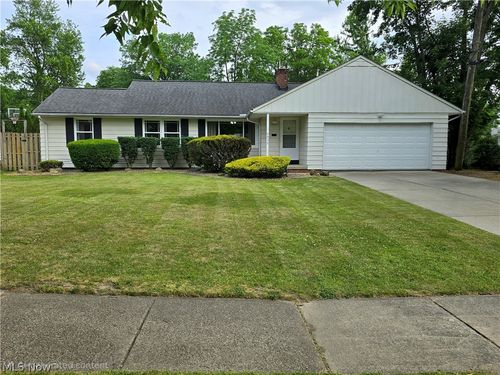 4932 Glenlyn Rd, Lyndhurst, OH, 44124-2313 | Card Image