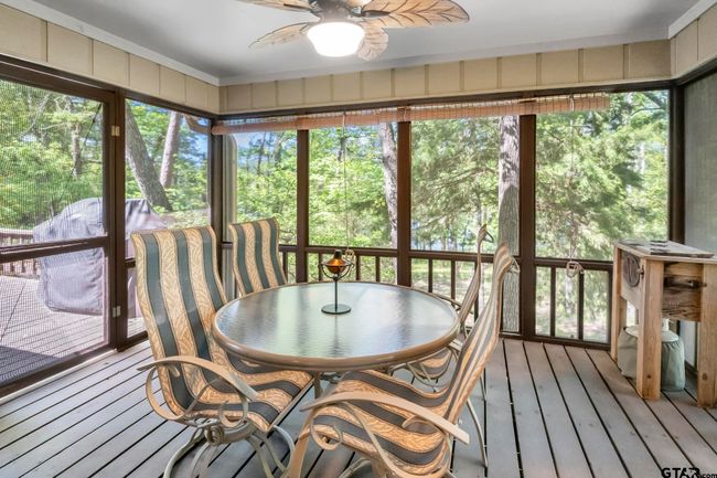 944 Clear Water Trl, House other with 3 bedrooms, 2 bathrooms and null parking in Holly Lake Ranch TX | Image 25
