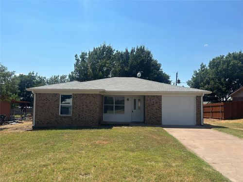 1948 Crawford St, Graham, TX, 76450-4823 | Card Image