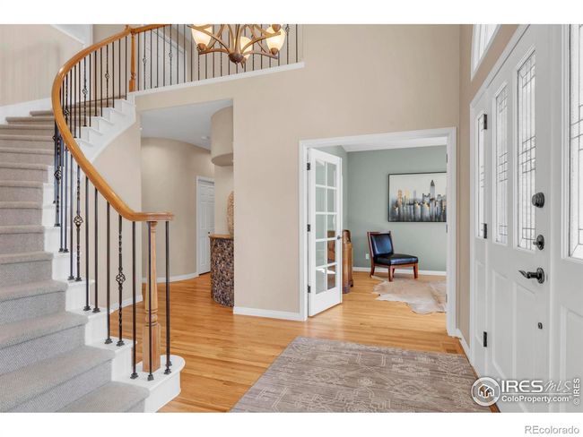 Architecturally inviting curved staircase! | Image 8
