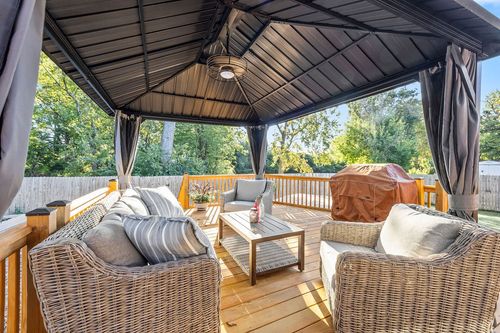 325 Bluff Dr, Lowell, AR, 72745-9117 | Card Image