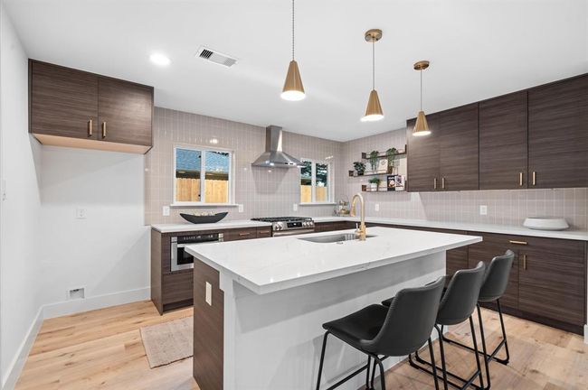 4318 Cheena Dr, House other with 4 bedrooms, 3 bathrooms and 2 parking in Houston TX | Image 8