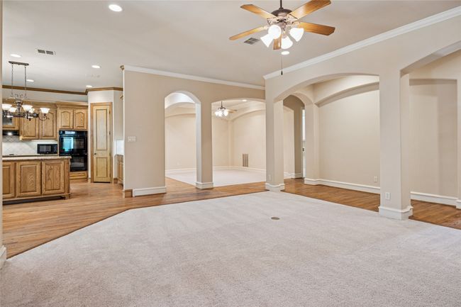 New carpet and fresh paint | Image 8