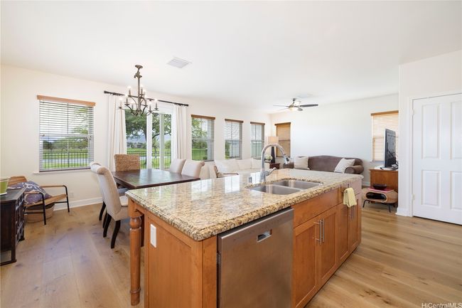 Spacious kitchen | Image 4