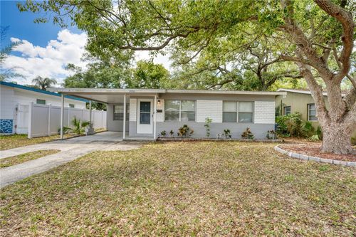 8086 28th Ave N, ST PETERSBURG, FL, 33710-2863 | Card Image