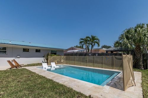 47 Ridgewood Cir, Tequesta, FL, 33469-2603 | Card Image