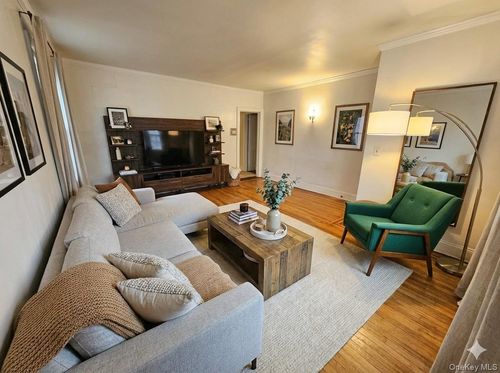 17719 Troutville Roads, New York, NY, 11434 | Card Image