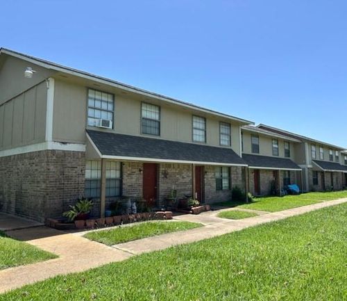 24-801 Avenue M, Bay City, TX, 77414-3622 | Card Image