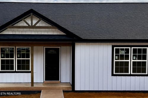 176 Granby Ln, Harrogate, TN, 37752-7412 | Card Image