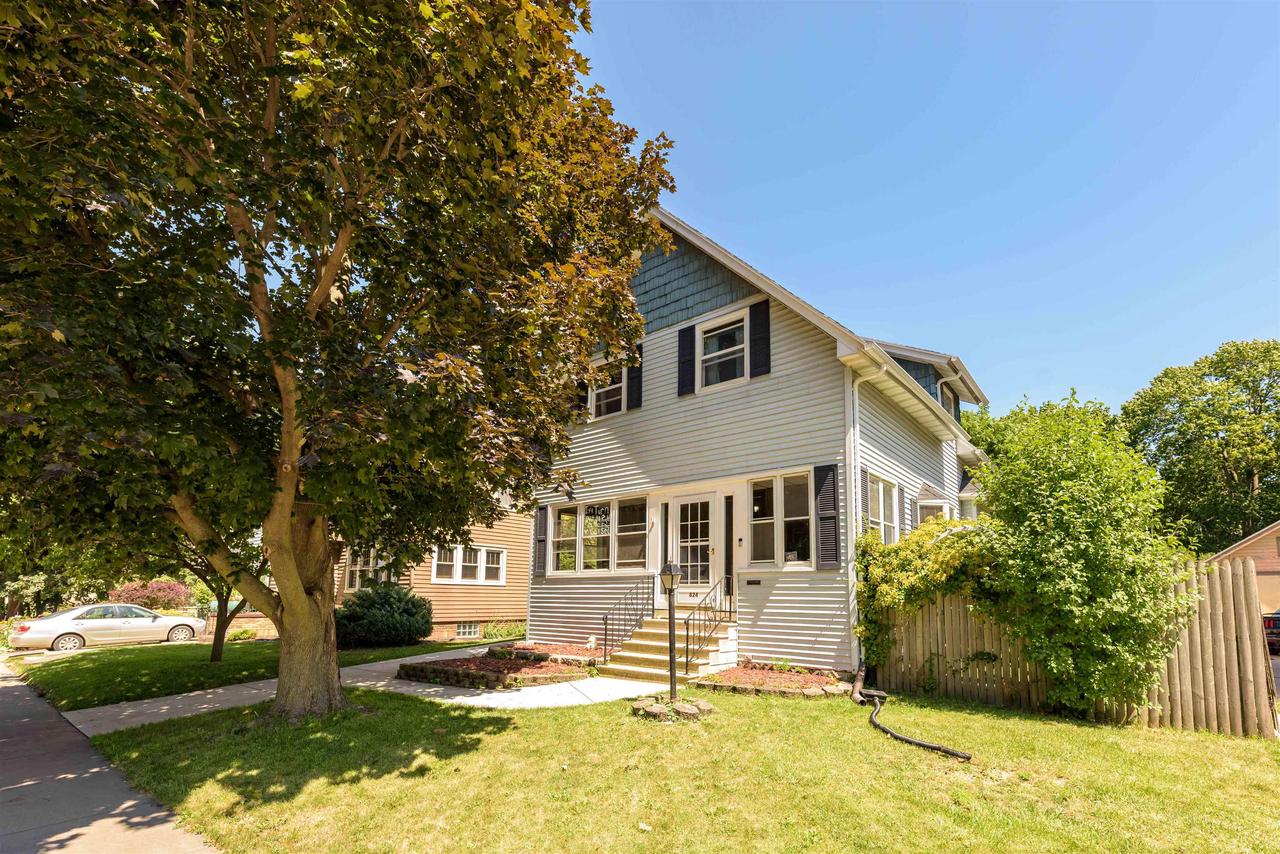 Monroe St, Oshkosh, WI 54901